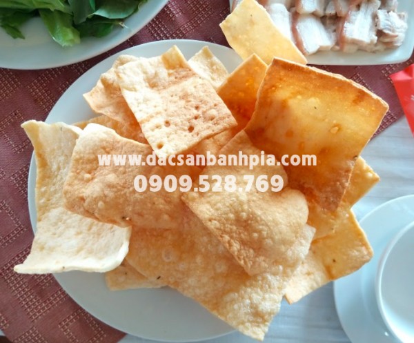 Bánh phồng tôm sau khi chiên